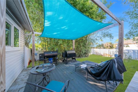 House in Fort Myers, Florida 3 bedrooms № 2026622 - photo 17