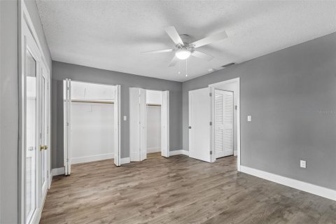 Condo in Gulfport, Florida, 2 bedrooms № 2212216 - photo 12