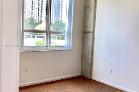 Copropriété à vendre à Miami, Floride: 1 chambre, 65.68 m2 № 1990805 - photo 4