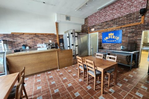 Propiedad comercial en venta en Hialeah, Florida № 2029070 - foto 5