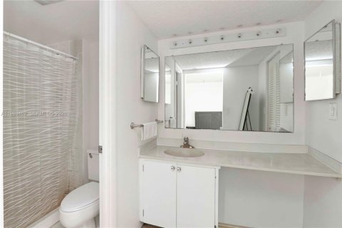 Купить кондоминиум в Авентура, Флорида 3 спальни, 128.21м2, № 2045365 - фото 20