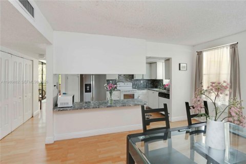 Кондоминиум с 3 спальнями в Авентура, Флорида № 2045365