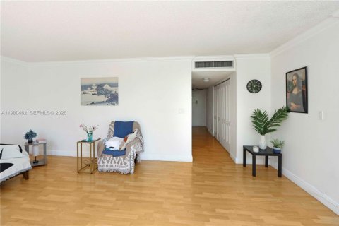 Купить кондоминиум в Авентура, Флорида 3 спальни, 128.21м2, № 2045365 - фото 15