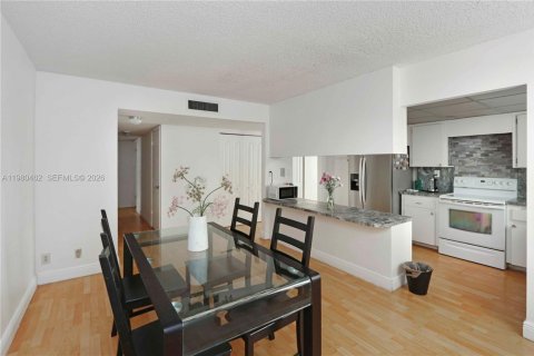 Купить кондоминиум в Авентура, Флорида 3 спальни, 128.21м2, № 2045365 - фото 6