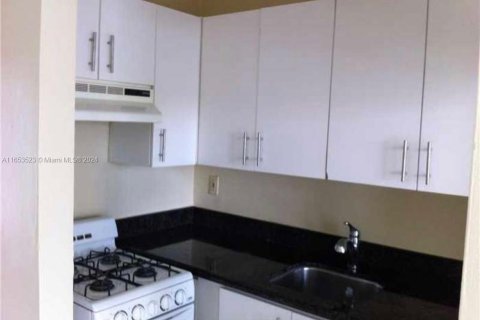 Купить кондоминиум в Майами-Бич, Флорида 32.52м2, № 1958390 - фото 7