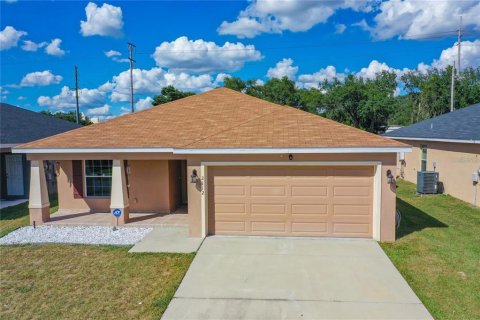 Casa en alquiler en Winter Haven, Florida, 4 dormitorios, 158.58 m2 № 1811041 - foto 1