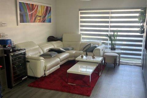 Condominio en venta en Pembroke Pines, Florida, 2 dormitorios, 103.31 m2 № 1983908 - foto 5