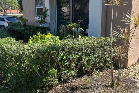 Condominio en venta en Pembroke Pines, Florida, 2 dormitorios, 103.31 m2 № 1983908 - foto 2