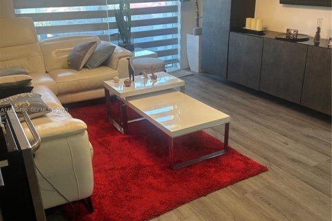 Condominio en venta en Pembroke Pines, Florida, 2 dormitorios, 103.31 m2 № 1983908 - foto 6