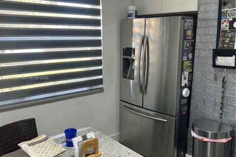 Condominio en venta en Pembroke Pines, Florida, 2 dormitorios, 103.31 m2 № 1983908 - foto 9