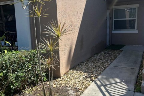 Condominio en venta en Pembroke Pines, Florida, 2 dormitorios, 103.31 m2 № 1983908 - foto 3