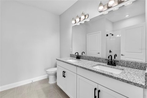Condo in Orlando, Florida, 2 bedrooms № 2316452 - photo 11