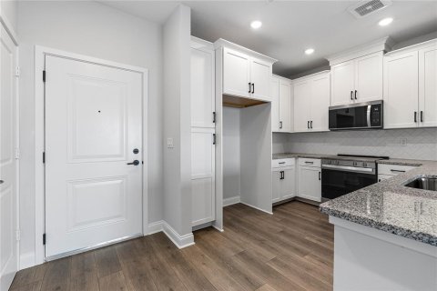 Condo in Orlando, Florida, 2 bedrooms № 2316452 - photo 30