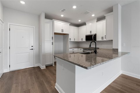Condo in Orlando, Florida, 2 bedrooms № 2316452 - photo 5