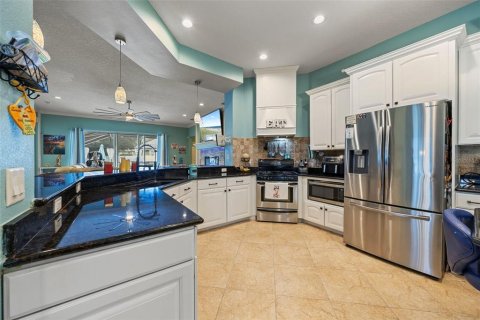 Купить виллу или дом в Ривервью, Флорида 15 комнат, 304.53м2, № 1899263 - фото 21