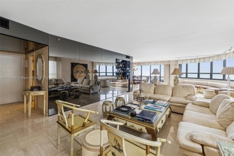 Купить кондоминиум в Бэл-Харбор, Флорида 3 спальни, 218.6м2, № 2053394 - фото 15