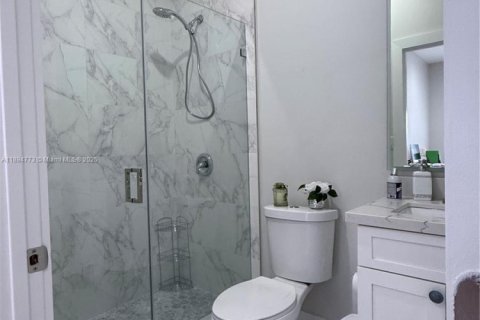 Propiedad comercial en alquiler en Miami, Florida, 1 dormitorio № 1949538 - foto 11