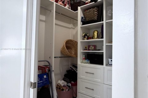 Propiedad comercial en alquiler en Miami, Florida, 1 dormitorio № 1949538 - foto 7