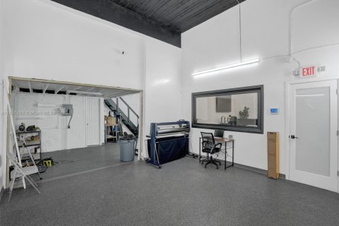 Commercial property in Fort Lauderdale, Florida № 1858591 - photo 7