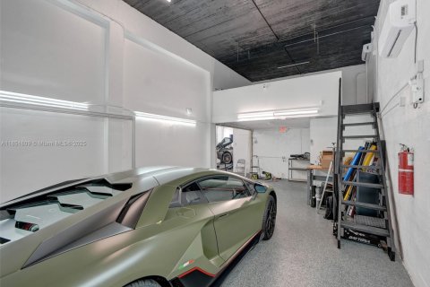 Commercial property in Fort Lauderdale, Florida № 1858591 - photo 16
