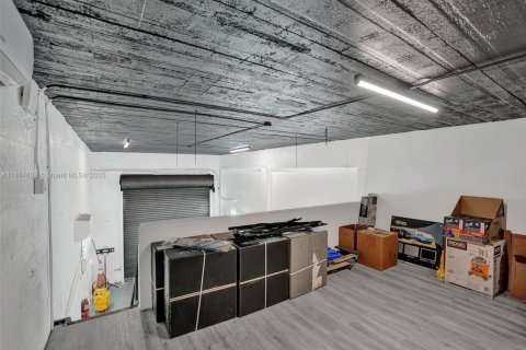 Commercial property in Fort Lauderdale, Florida № 1858591 - photo 30