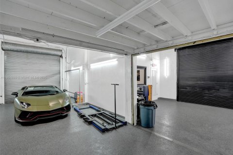Commercial property in Fort Lauderdale, Florida № 1858591 - photo 14
