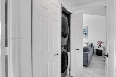 Condo in Fort Lauderdale, Florida, 1 bedroom  № 1699094 - photo 24