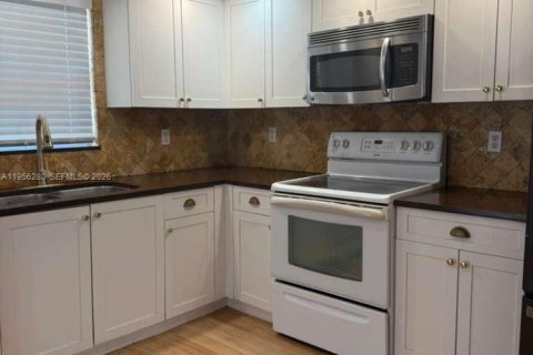 Villa ou maison à vendre à Homestead, Floride: 2 chambres, 98.2 m2 № 2011895 - photo 5