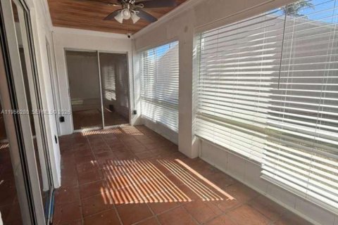 Villa ou maison à vendre à Homestead, Floride: 2 chambres, 98.2 m2 № 2011895 - photo 17