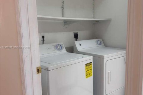 Villa ou maison à vendre à Homestead, Floride: 2 chambres, 98.2 m2 № 2011895 - photo 16