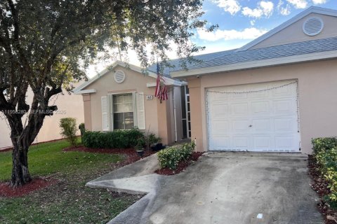 House in Homestead, Florida 2 bedrooms, 98.2 sq.m. № 2011895