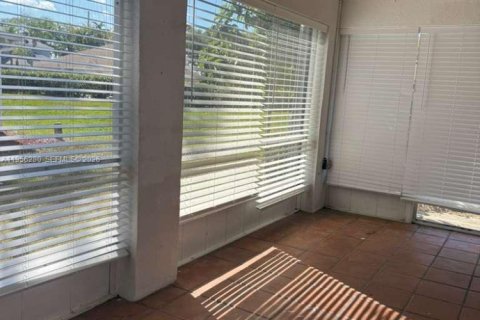 Villa ou maison à vendre à Homestead, Floride: 2 chambres, 98.2 m2 № 2011895 - photo 18