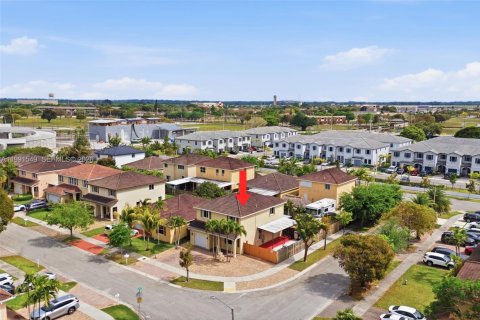 Купить виллу или дом в Хомстед, Флорида 5 спален, 199.37м2, № 2052683 - фото 24