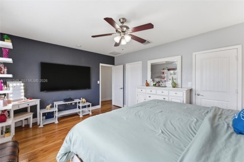 Купить виллу или дом в Хомстед, Флорида 5 спален, 199.37м2, № 2052683 - фото 11