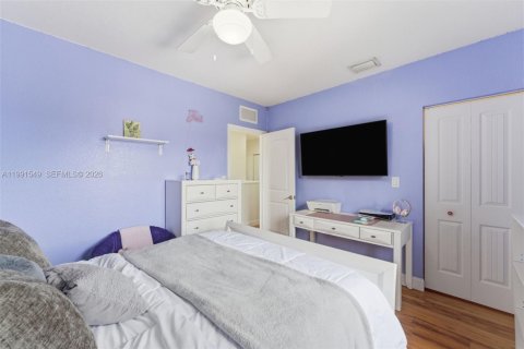 Купить виллу или дом в Хомстед, Флорида 5 спален, 199.37м2, № 2052683 - фото 14