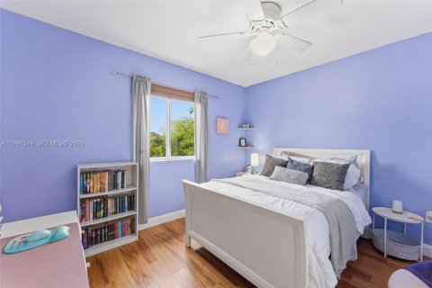 Купить виллу или дом в Хомстед, Флорида 5 спален, 199.37м2, № 2052683 - фото 13