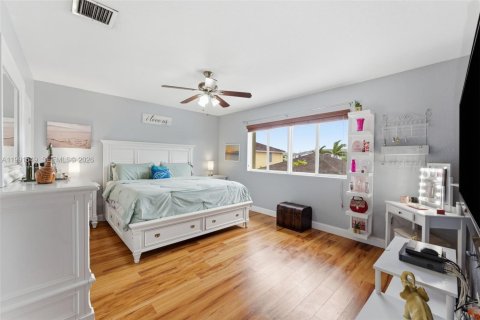 Купить виллу или дом в Хомстед, Флорида 5 спален, 199.37м2, № 2052683 - фото 10