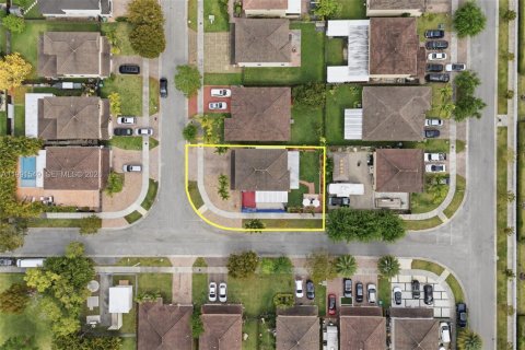 Купить виллу или дом в Хомстед, Флорида 5 спален, 199.37м2, № 2052683 - фото 26