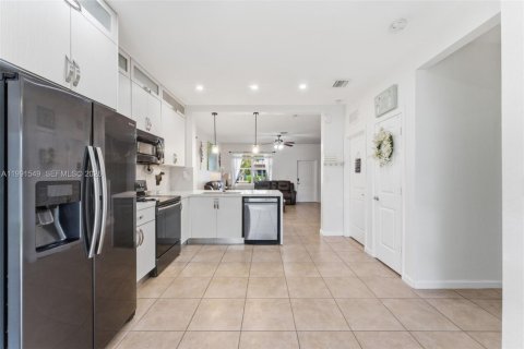 Купить виллу или дом в Хомстед, Флорида 5 спален, 199.37м2, № 2052683 - фото 5