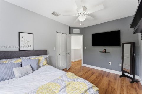 Купить виллу или дом в Хомстед, Флорида 5 спален, 199.37м2, № 2052683 - фото 17