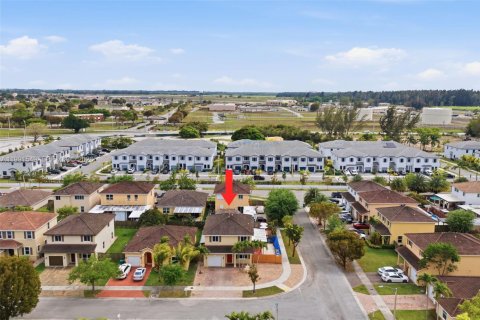 Купить виллу или дом в Хомстед, Флорида 5 спален, 199.37м2, № 2052683 - фото 23