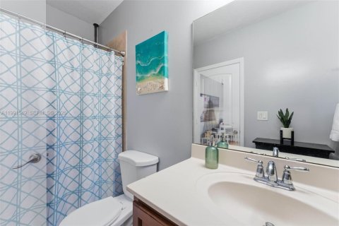 Купить виллу или дом в Хомстед, Флорида 5 спален, 199.37м2, № 2052683 - фото 12