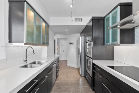 Copropriété à vendre à Miami, Floride: 3 chambres, 159.7 m2 № 1979940 - photo 9