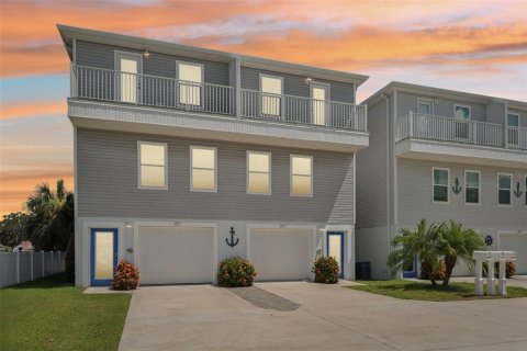 Adosado en alquiler en Hudson, Florida, 3 dormitorios, 160.54 m2 № 1912421 - foto 1