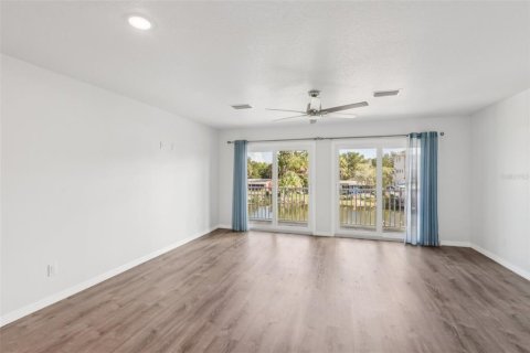 Adosado en alquiler en Hudson, Florida, 3 dormitorios, 160.54 m2 № 1912421 - foto 5