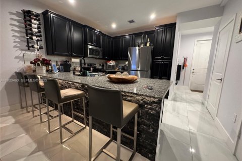 Снять в аренду таунхаус в Хомстед, Флорида 3 спальни, № 1992624 - фото 4