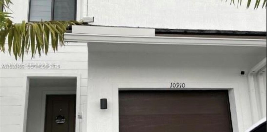 Таунхаус в Хомстед, Флорида 3 спальни № 1992624