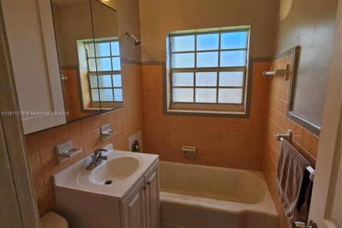 Casa en alquiler en Fort Lauderdale, Florida, 1 dormitorio, 65.03 m2 № 1926863 - foto 4