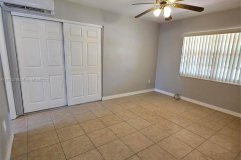 Casa en alquiler en Fort Lauderdale, Florida, 1 dormitorio, 65.03 m2 № 1926863 - foto 3