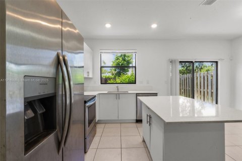 Купить таунхаус в Хомстед, Флорида 3 спальни, 123.37м2, № 1970875 - фото 17